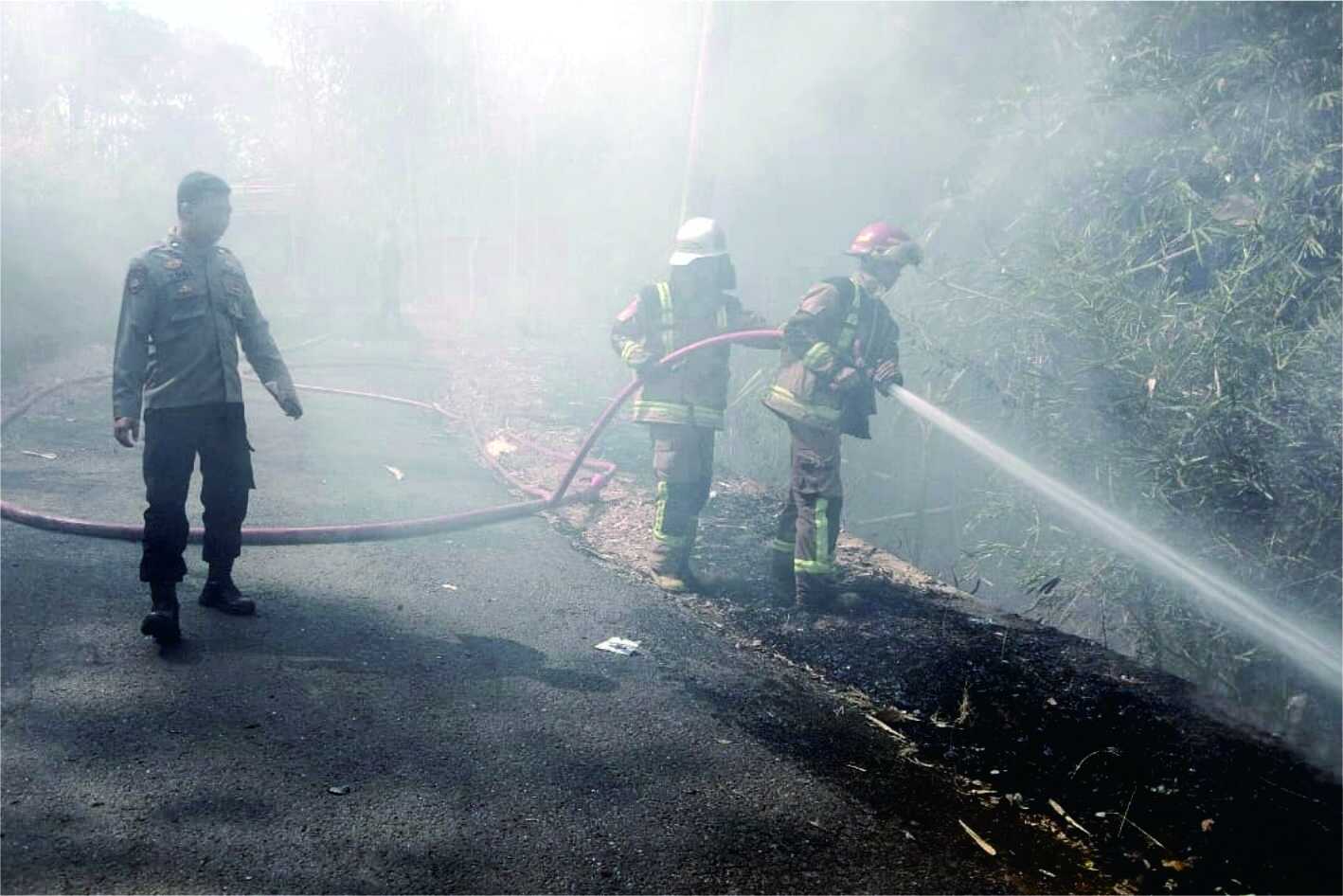 Akibat Bakar Sampah Sembarangan, Satu Hektar Lahan Terbakar di Cibiuk Garut